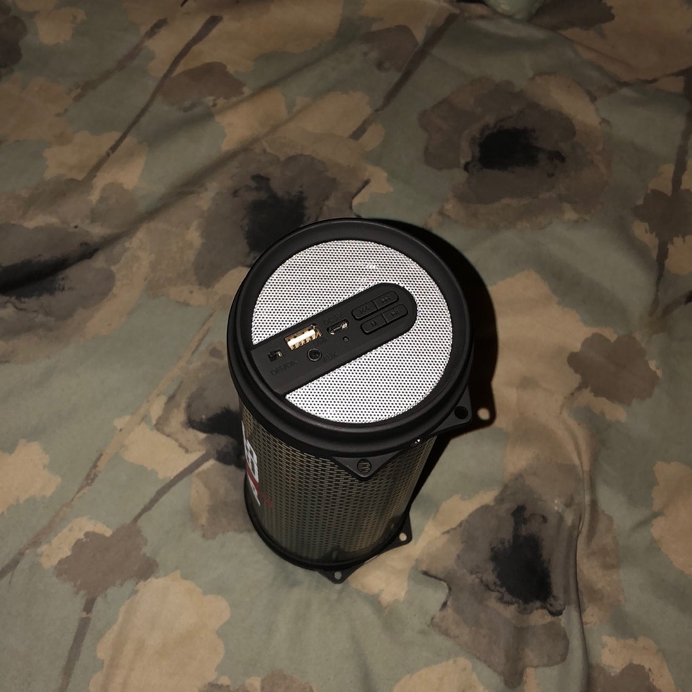 bluetooth speaker - Picture 2 of 4